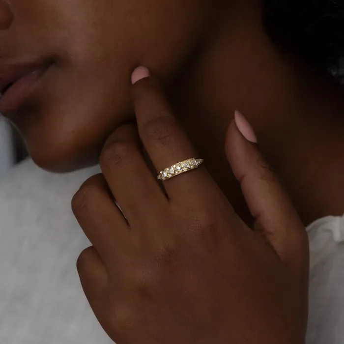 Geometric Bar Ring with Triangle Cut Diamonds in 18k Solid Gold ARTEMER Rings